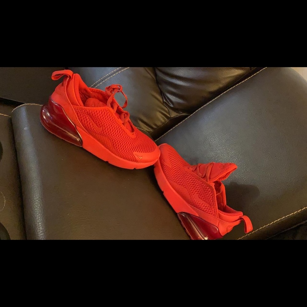270 Red Nike